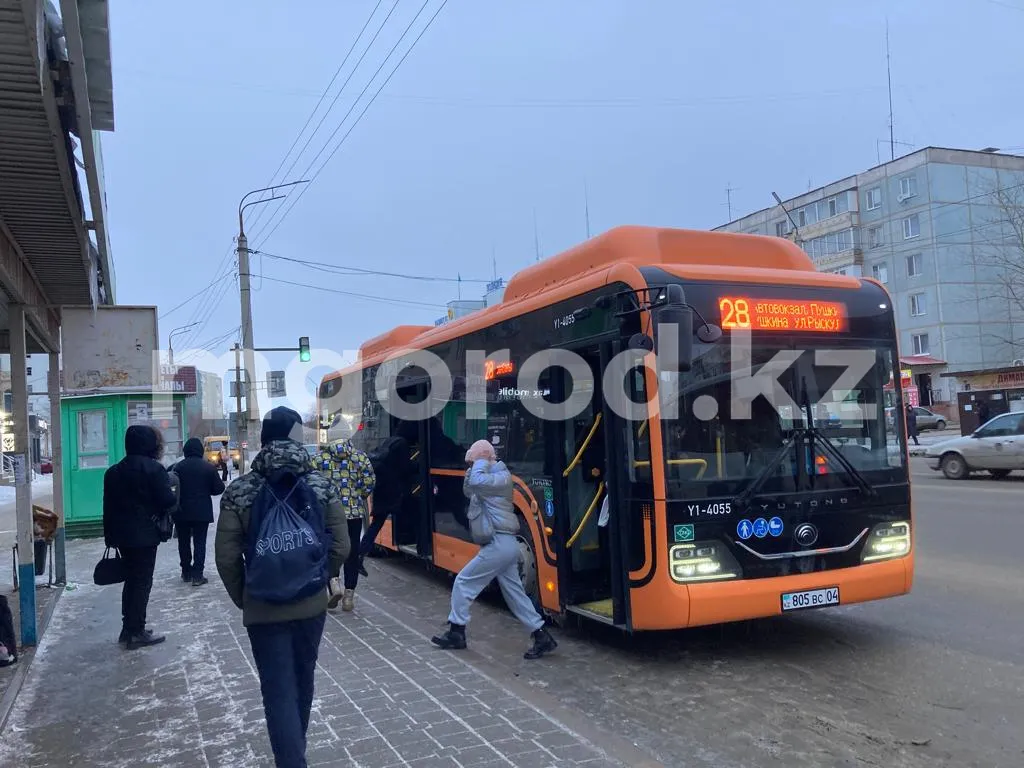 Актюбинские пенсионеры будут ездить в автобусах бесплатно