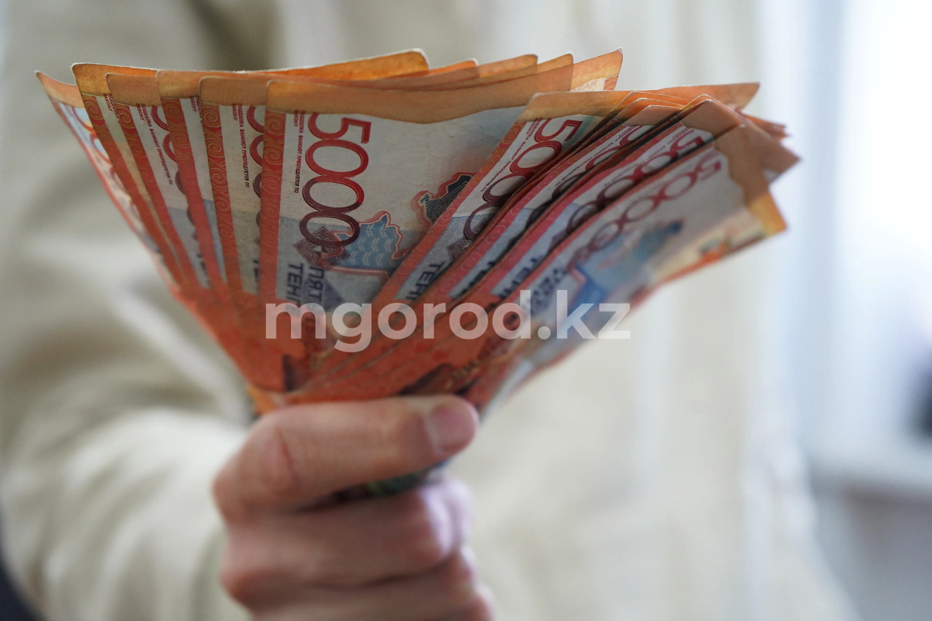 Два миллиарда тенге задолжали жители ЗКО своим детям