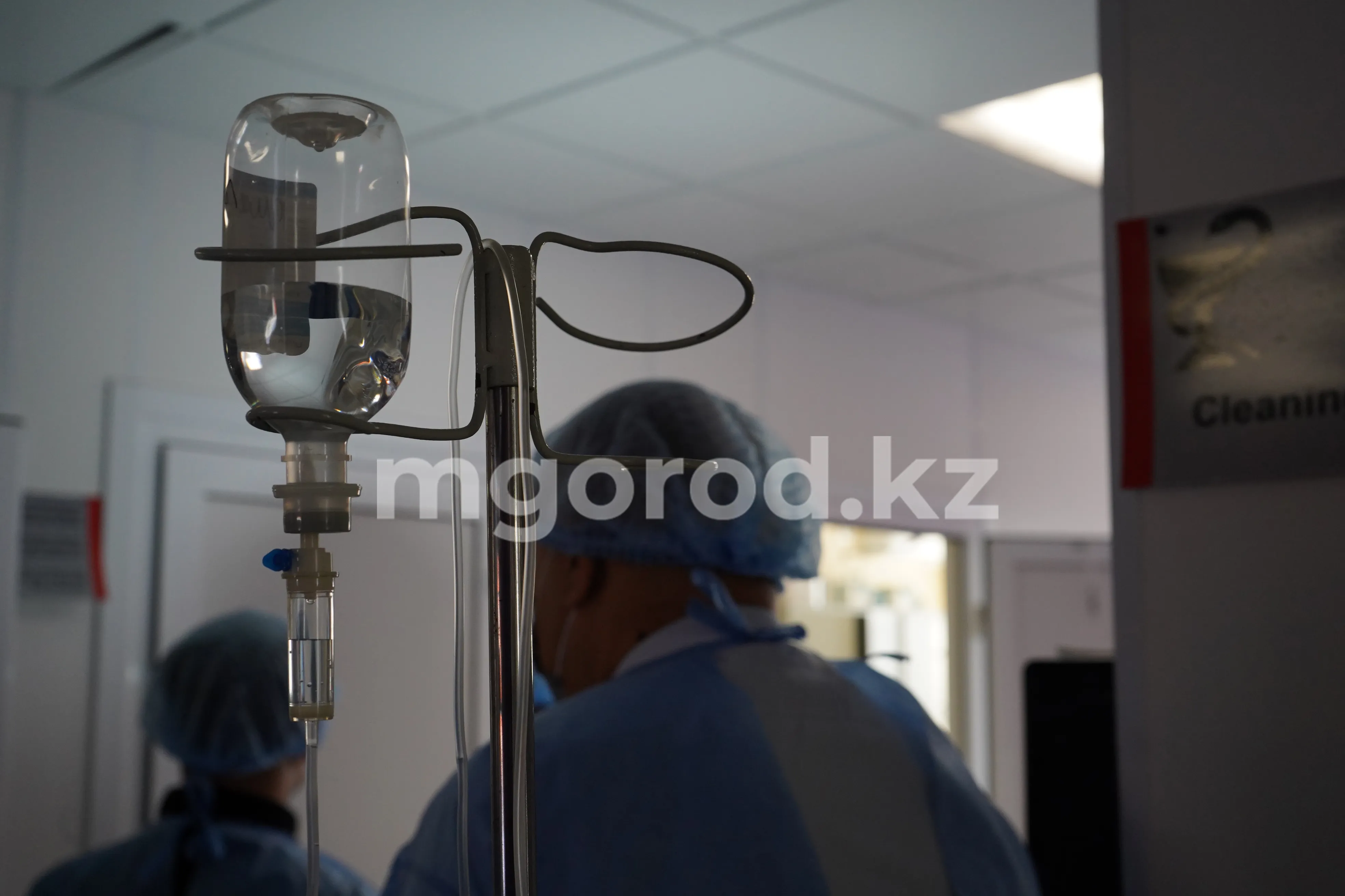 Беременная попала в реанимацию после столкновения трёх авто в ЗКО