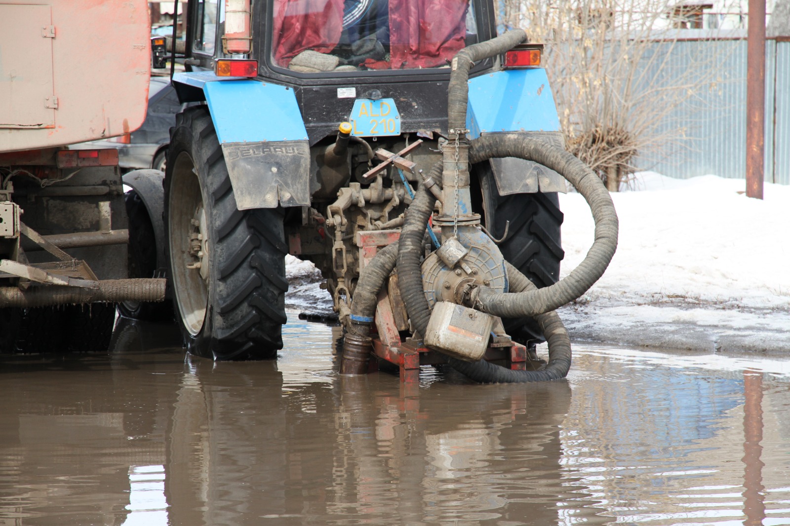 ТОО «Жайык таза кала» активно занимается откачкой талых вод в Уральске