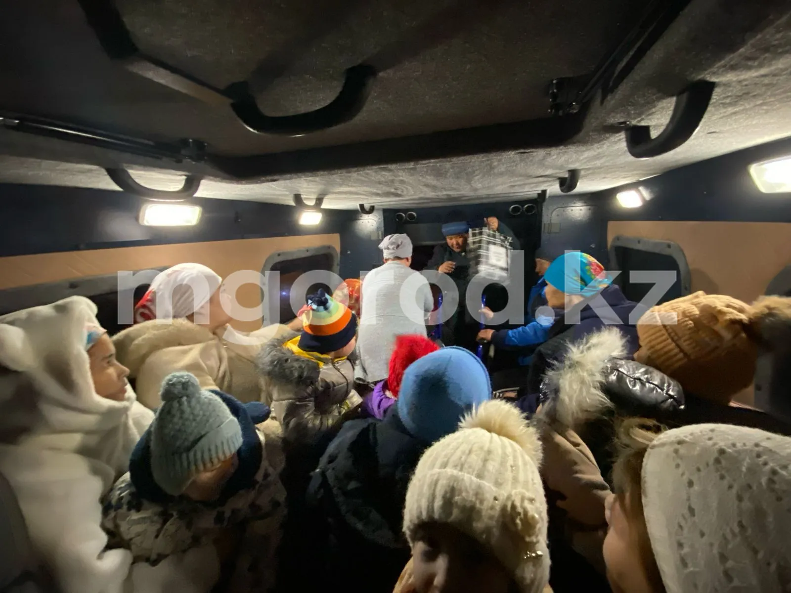 Два вертолета будут эвакуировать людей из затопленных сёл в ЗКО