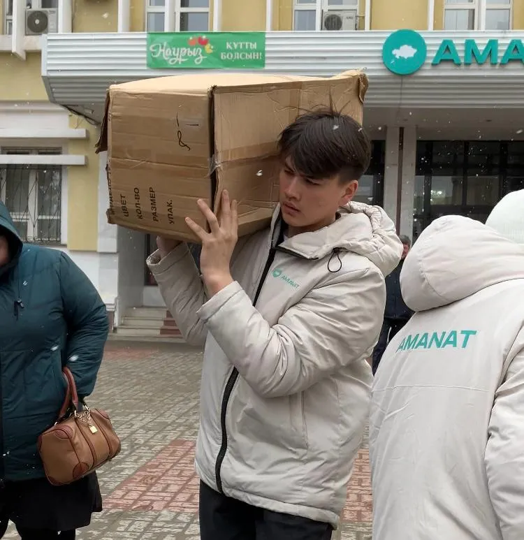 Подтопленные талыми водами села посетили депутаты ЗКО