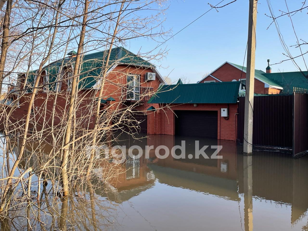 Элитный дачный микрорайон Самал затопило в Уральске