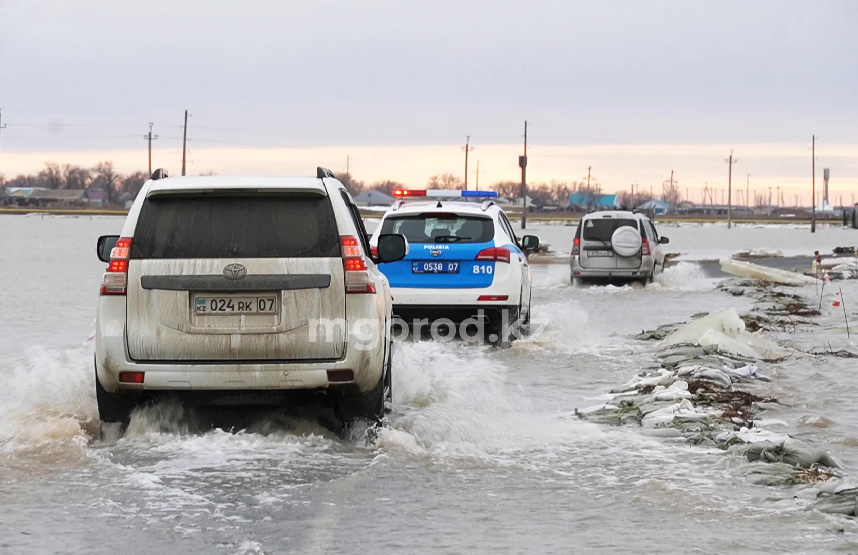 Паводок в ЗКО: без транспортного сообщения остается один поселок
