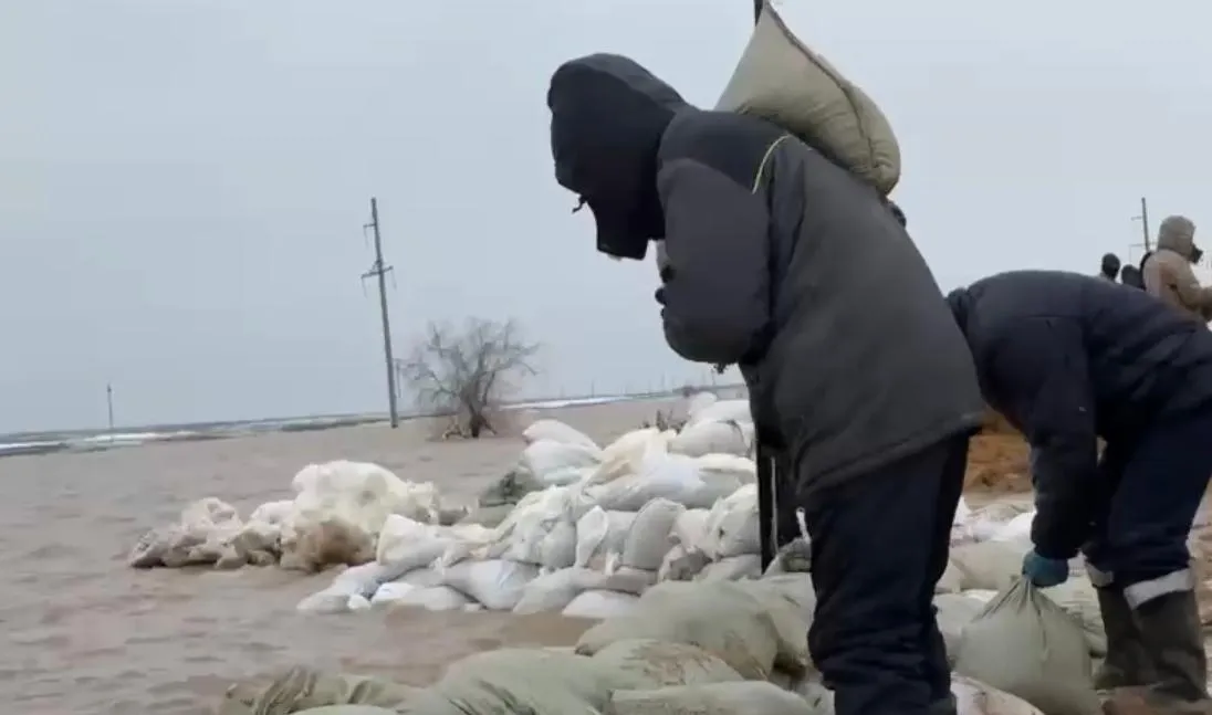 890 млн тенге выплатили пострадавшим от паводка в Актюбинской области