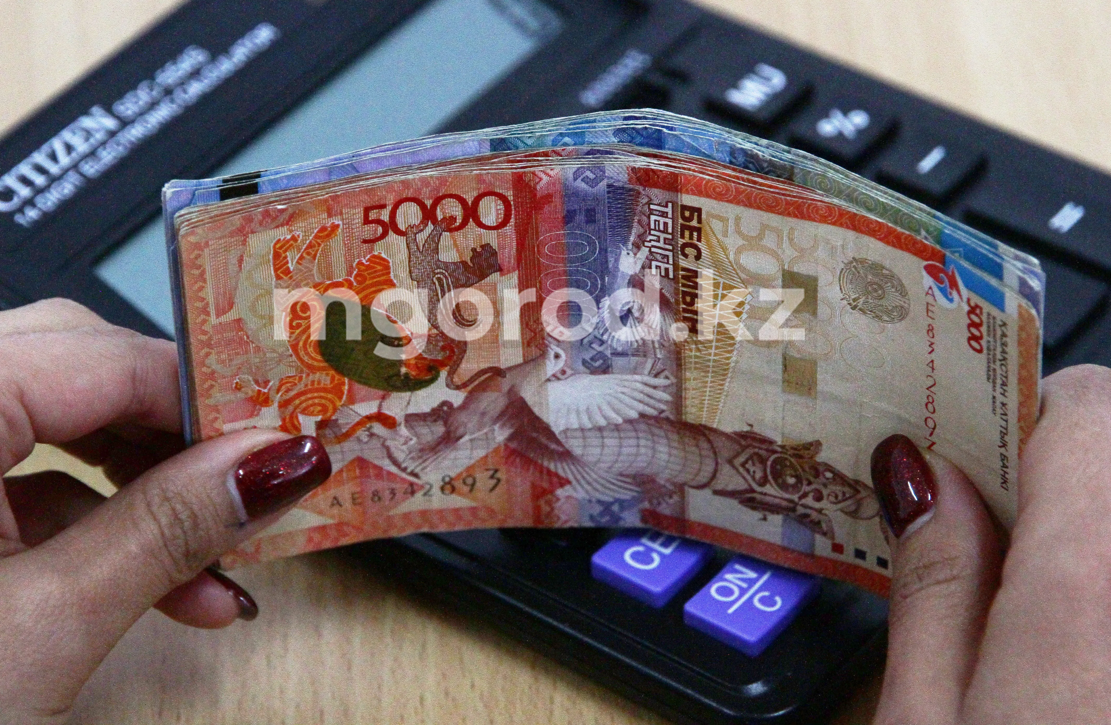 Скотч по 9 тысяч тенге хотело закупить медучреждение ЗКО