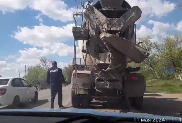 Пьяного водителя бетономешалки отправили в ИВС Актобе