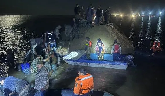 Дамбу прорвало в Атырауской области