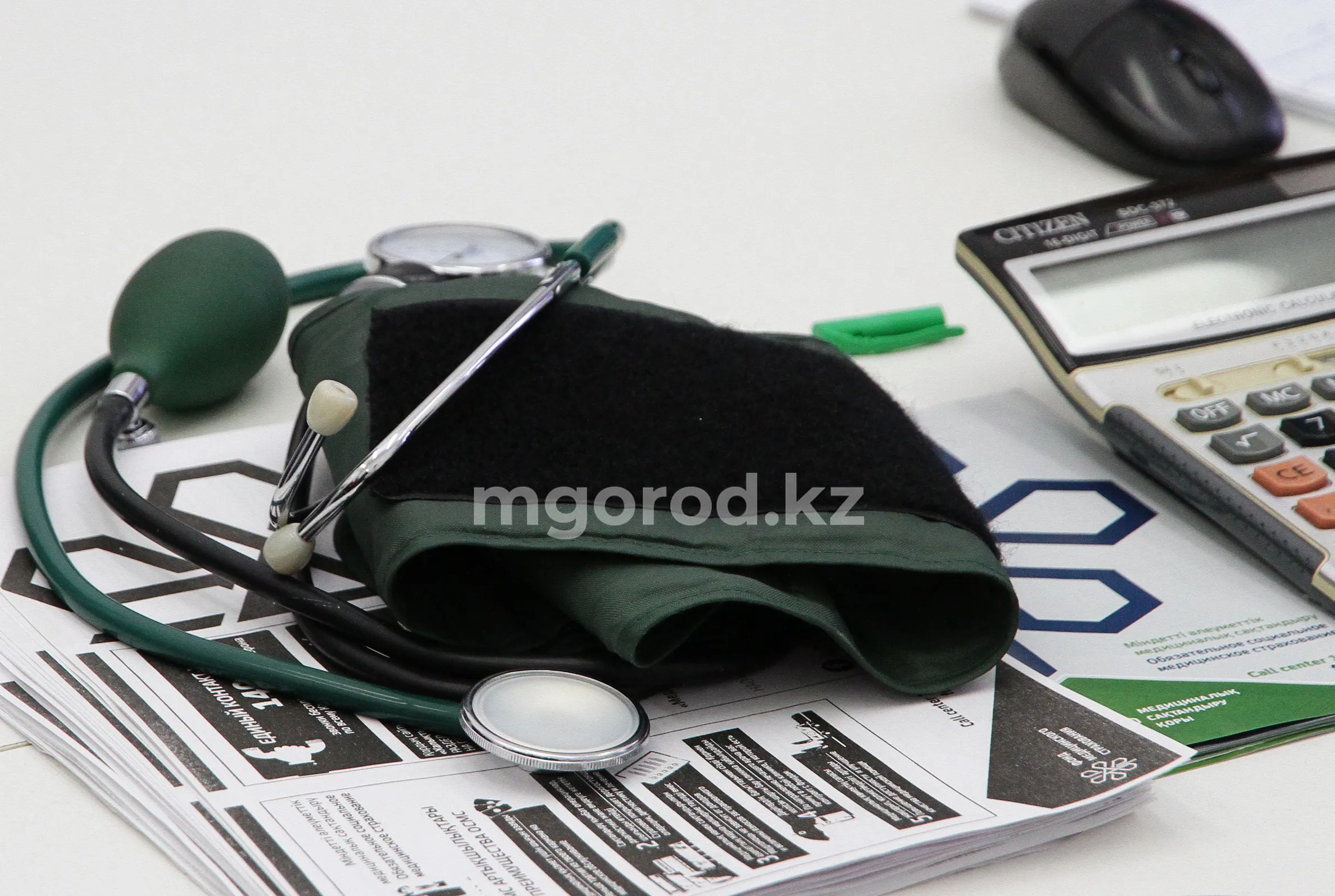 Пациенты получают медуслуги платно или им приходится месяцами ждать очереди - Токаев о проблемах здравоохранения