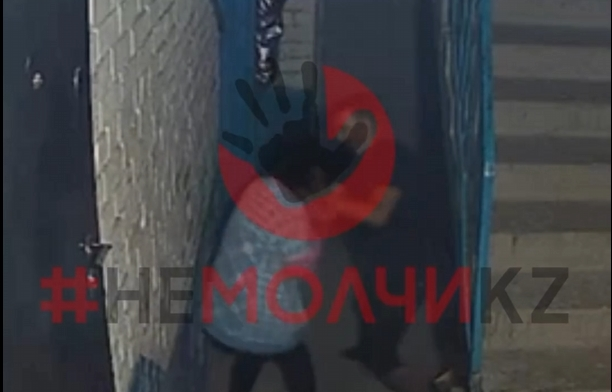 В Атырау мужчина с ножом напал на бывшую сожительницу