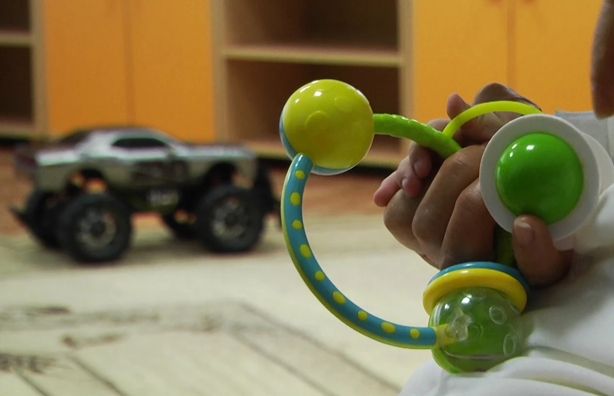 Жителя Атырауской области подозревают в изнасиловании своих 2-летних детей близнецов