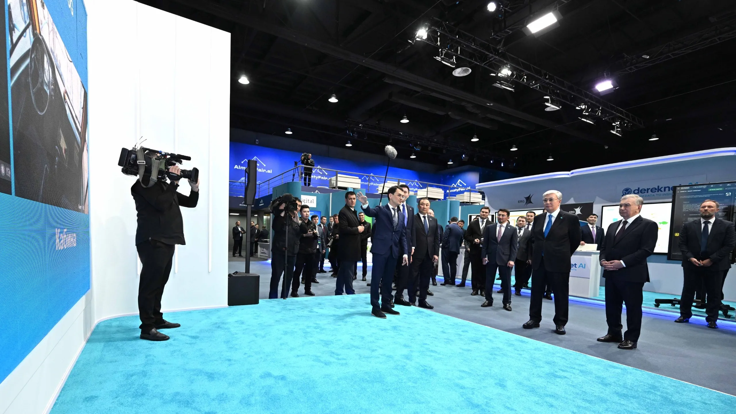 ИИ в школах и беспилотные самосвалы: чем удивил &quot;Казахтелеком&quot; на AlmatyFair.ai