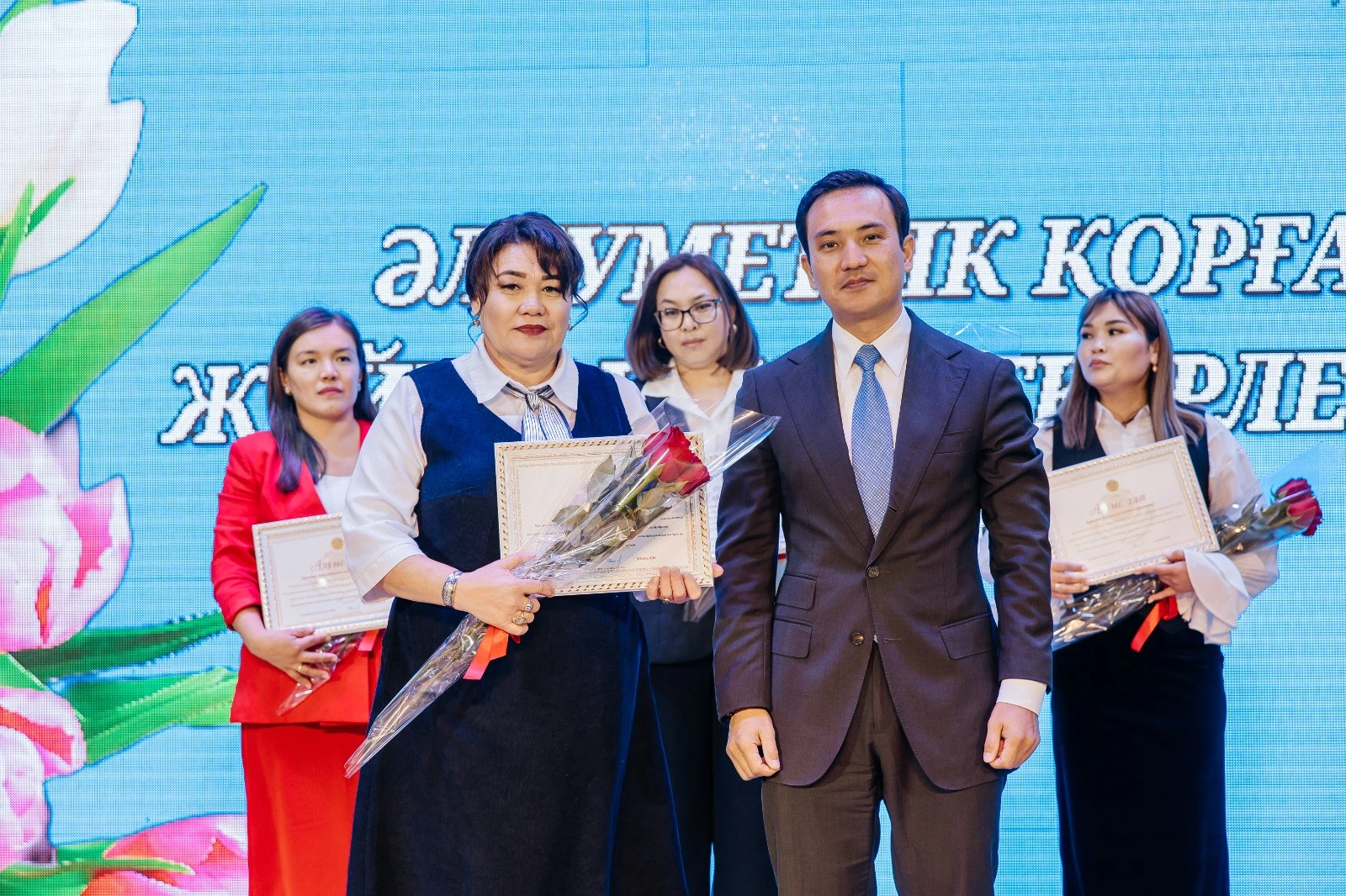 Атырауда әлеуметтік қорғау жүйесінің қызметкерлері марапатталды