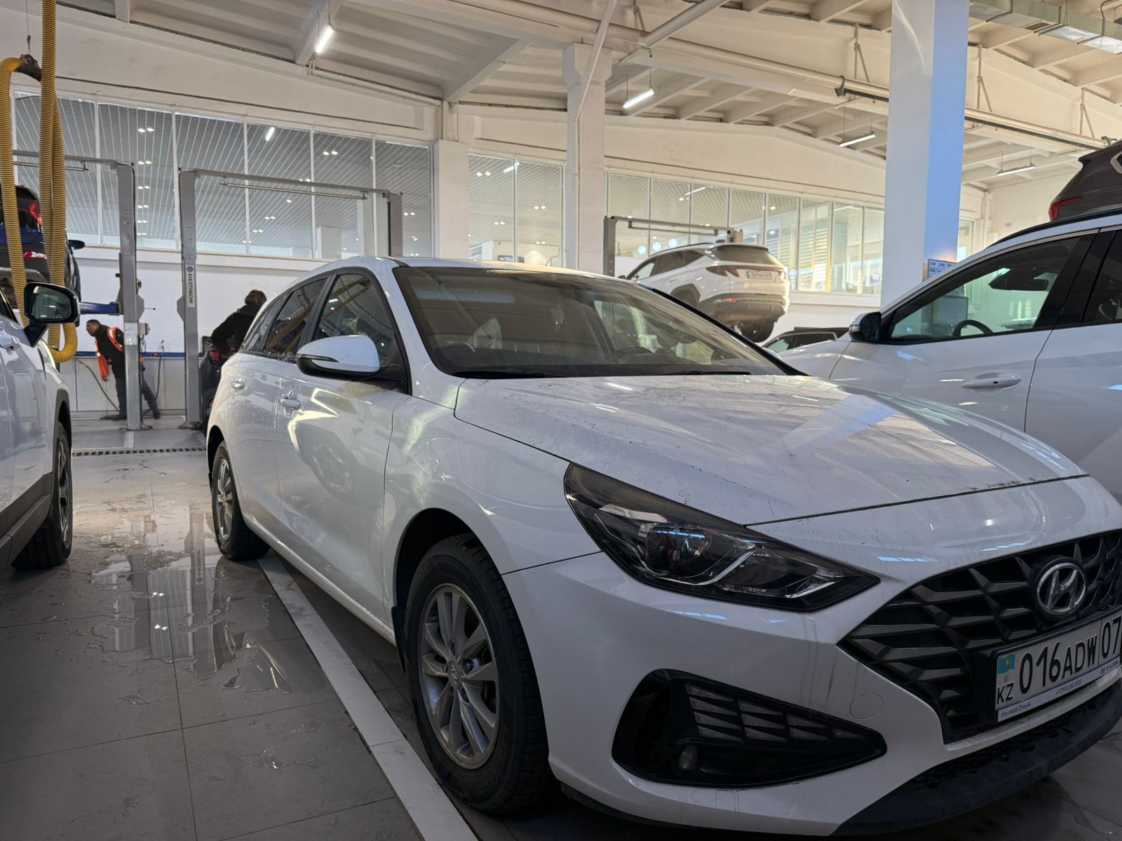 Житель Уральска пытается вернуть купленный в салоне автомобиль