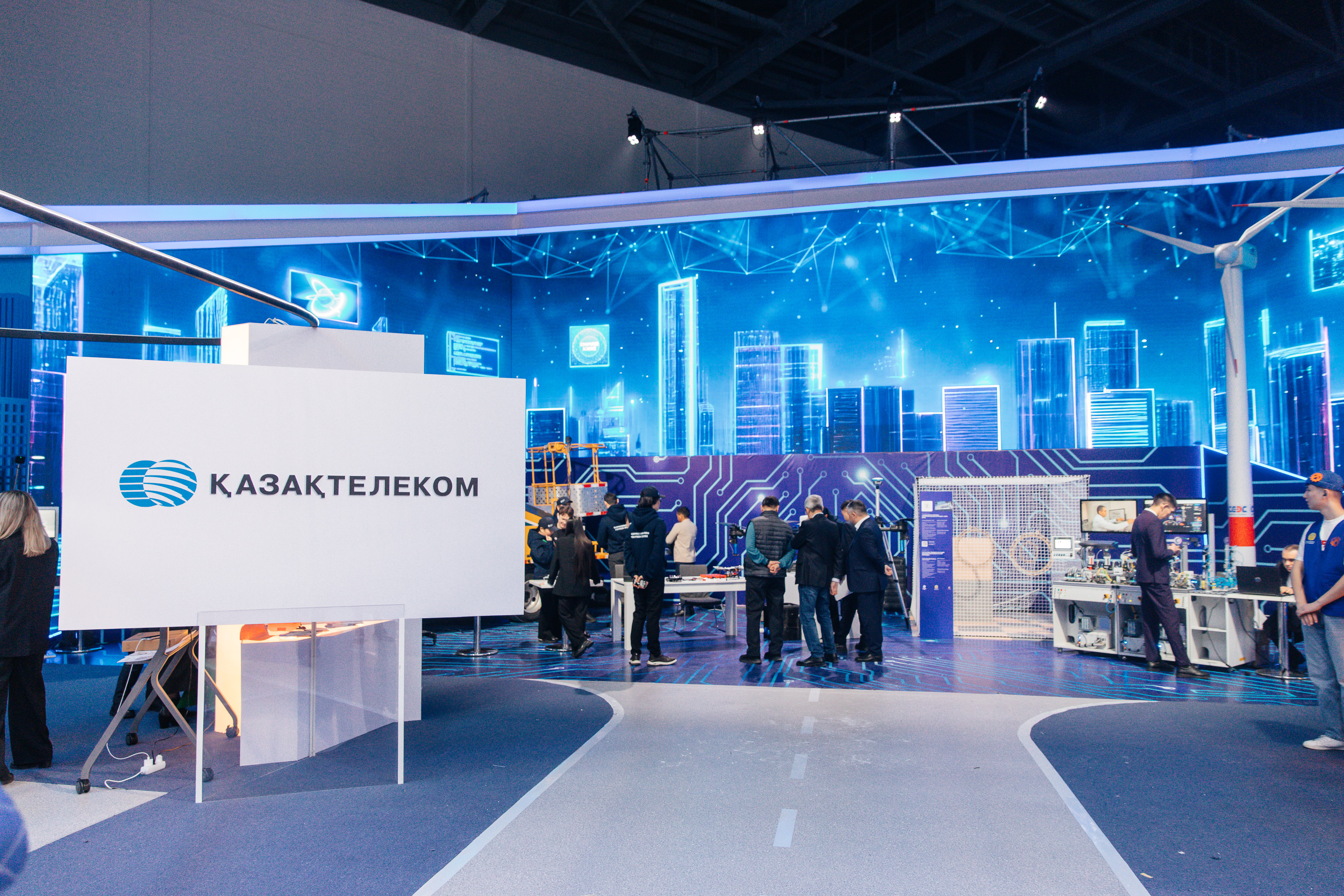 Казахтелеком представил инновационные продукты и решения на фестивале в Астане
