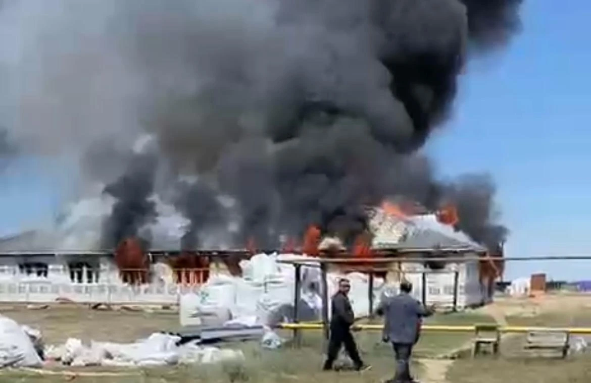 БҚО-да жөнделіп жатқан мектептің интернаты өртке оранды