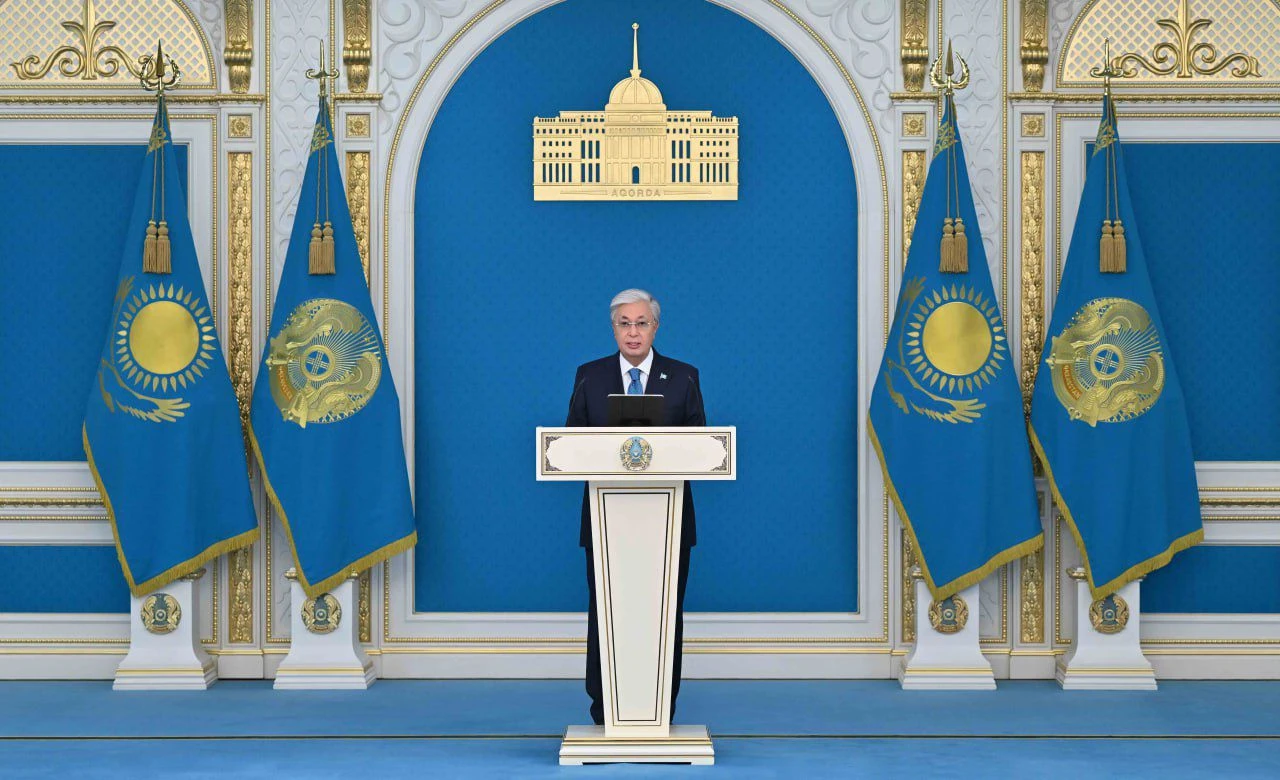 Токаев поздравил казахстанцев с Днем Республики