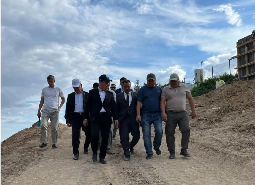 Реконструкция театров, берегоукрепление и благоустройство: какие проекты реализуются в Уральске