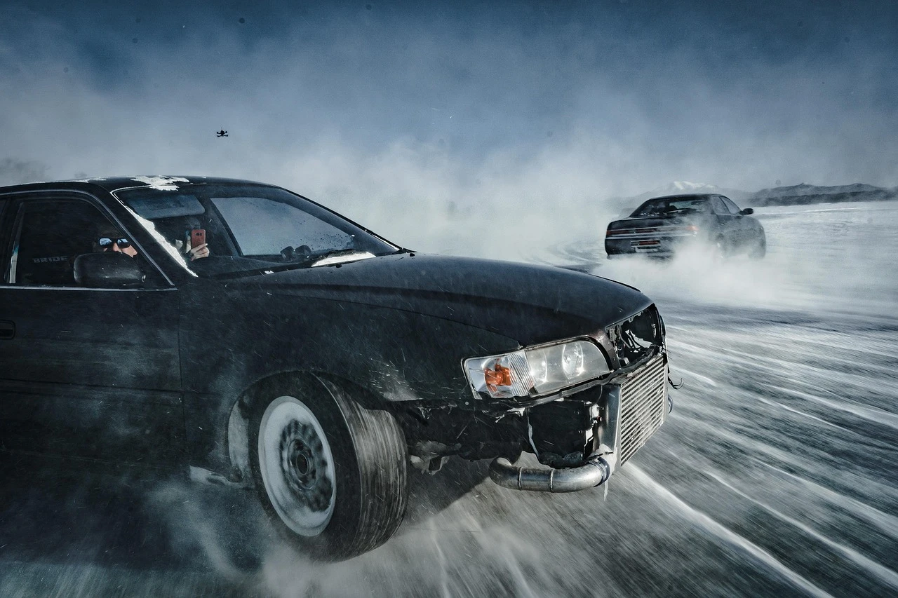 «КазАвтоЖол» предупреждает водителей о гололёде и первых снегопадах