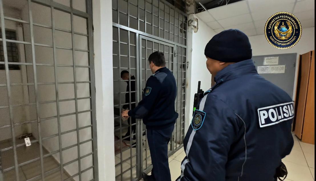 Сотрудника автосалона задержали за езду с поддельными номерами на новых авто