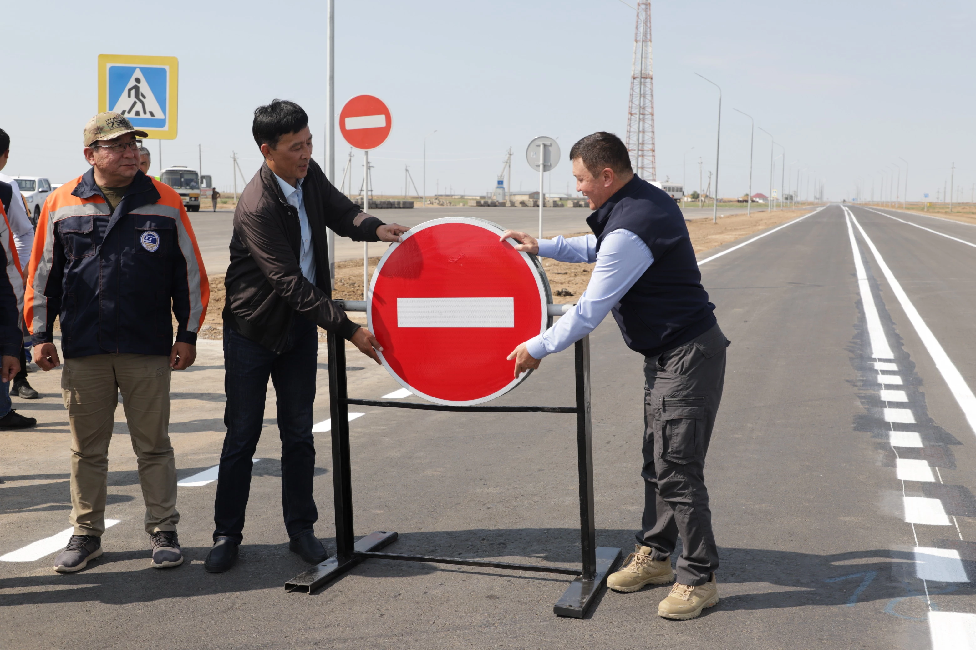 Пять лет строили и почти достроили: в ЗКО сдали участок дороги Казталовка-Жанибек-граница РФ