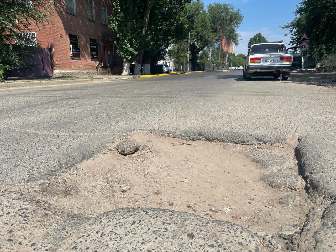 Уральцы возмущены: реконструкция центральной улицы не затронула проблемный участок