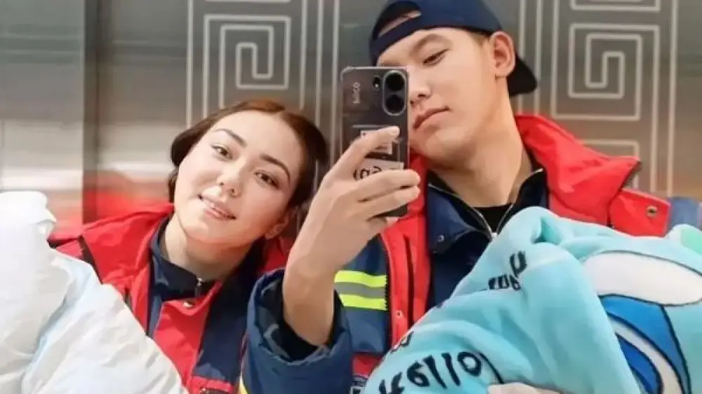 Фельдшеры скорой помощи приняли роды близнецов прямо на дому в Атырау