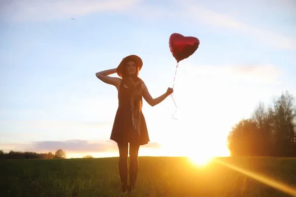 Гороскоп на 6 ноября: Девы, Весы и Водолеи – день важных решений и перемен