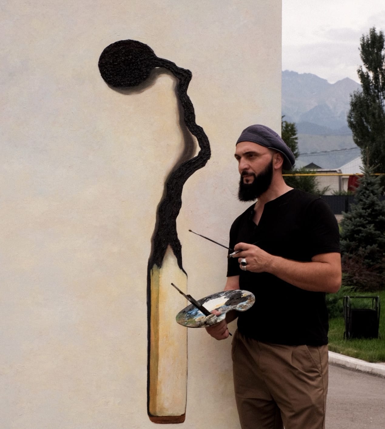 Художник из Алматы создает шедевры из «спичек»