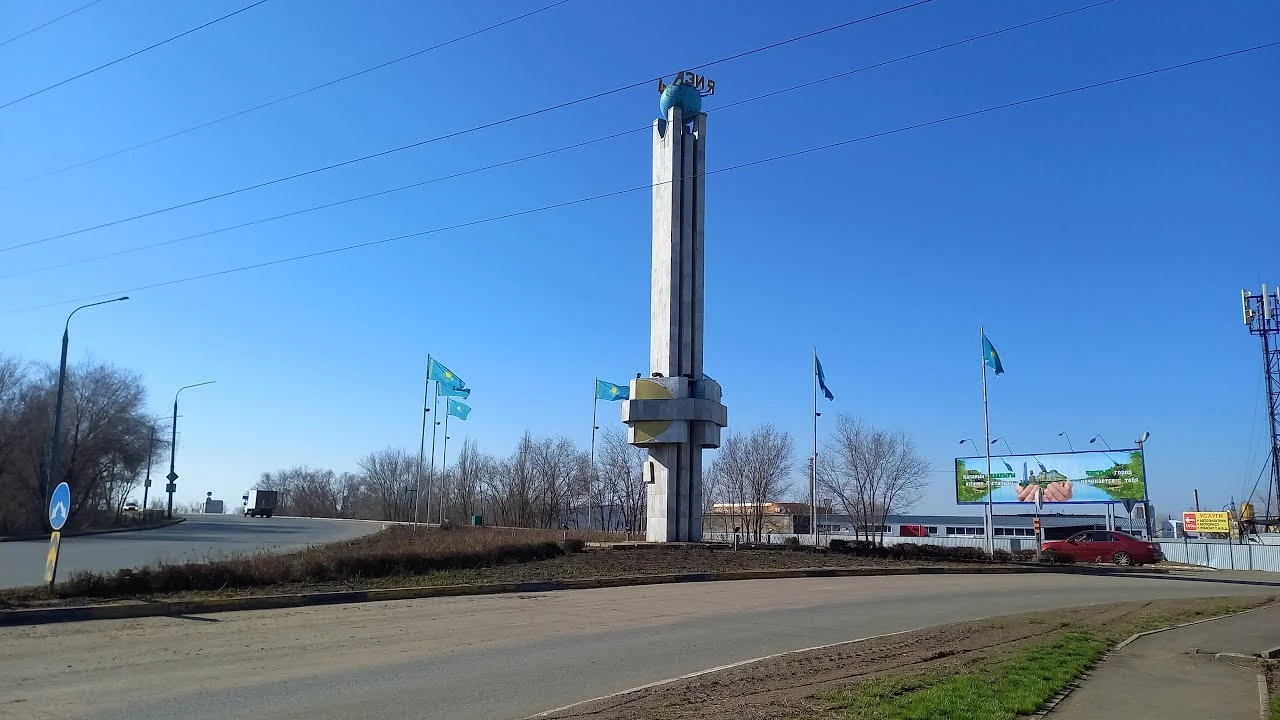 Монумент «Европа-Азия» начали ремонтировать в Уральске