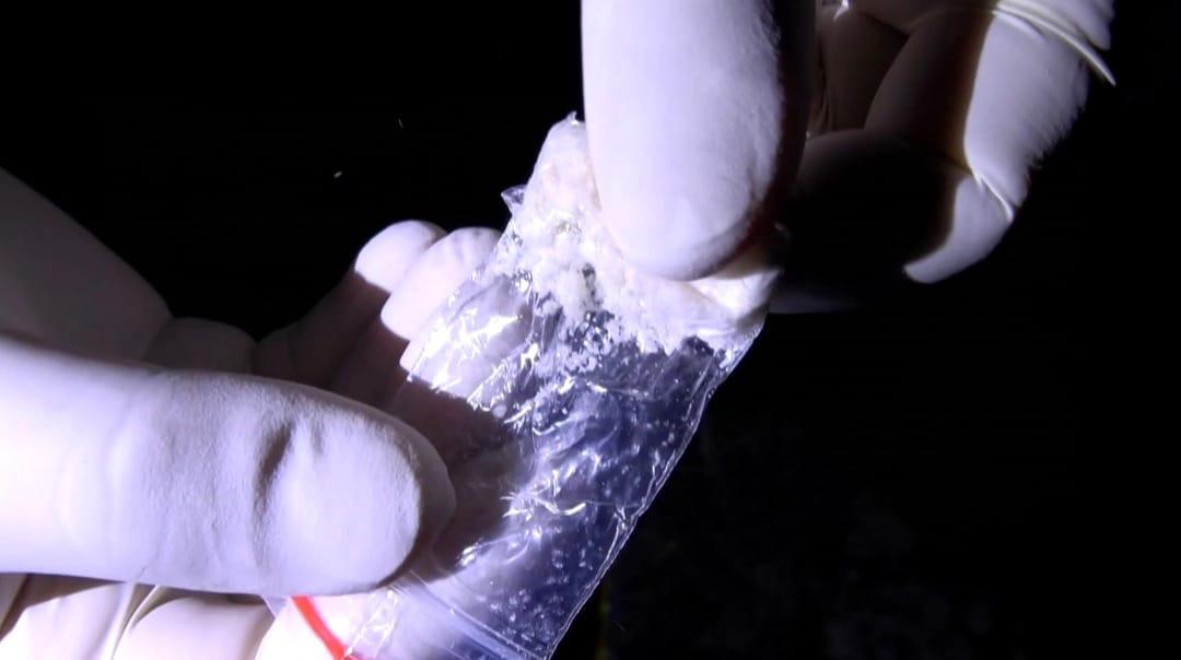 Более 2 тысяч доз мефедрона изъяли у мужчины в ЗКО