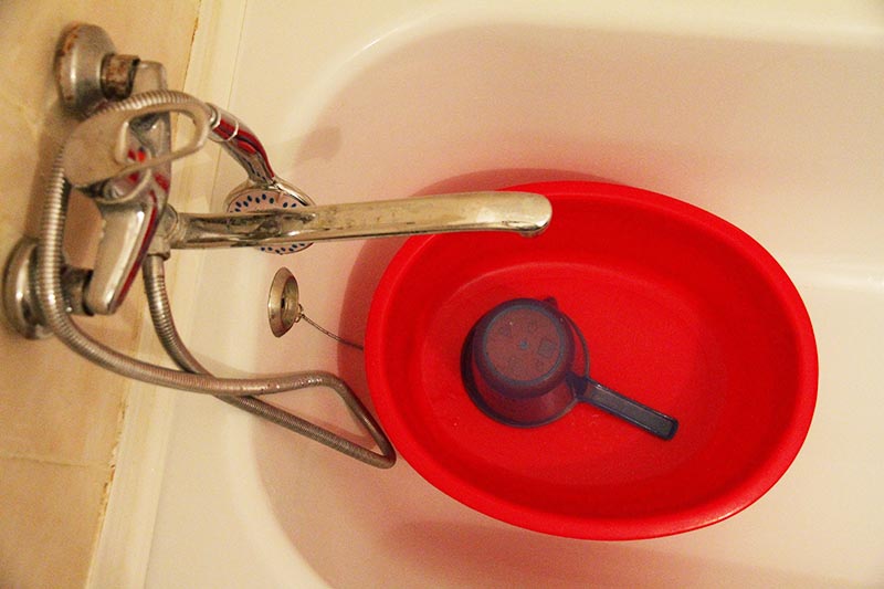 Детсады, больницы и десятки многоэтажек Уральска остались без горячей воды