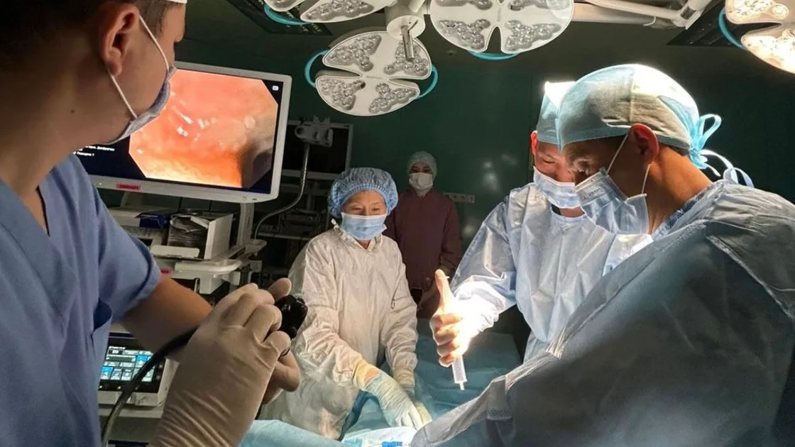 Впервые в Казахстане провели две уникальные детские операции