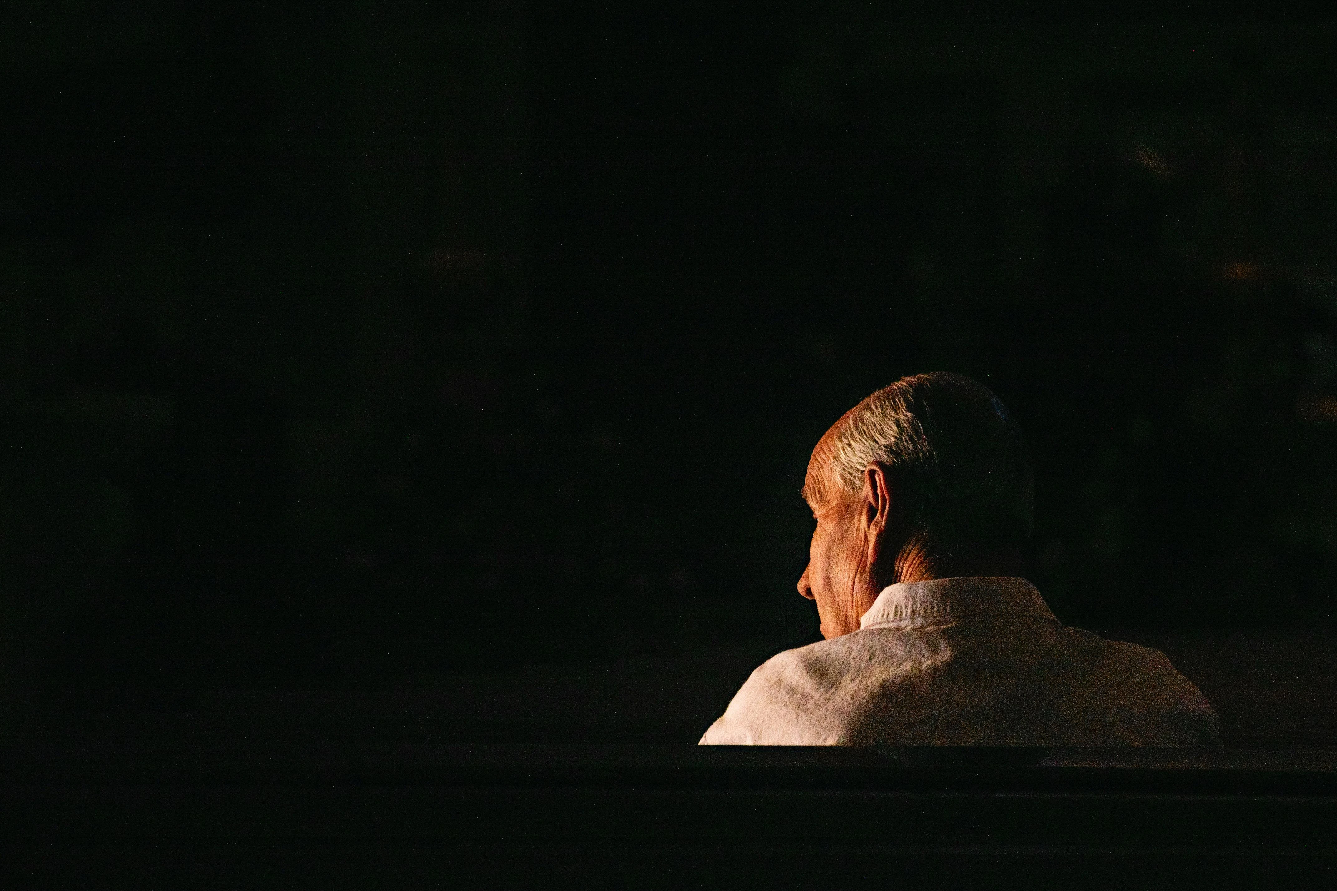 80-летний пенсионер из Атырау подал в суд на восьмерых детей и внука