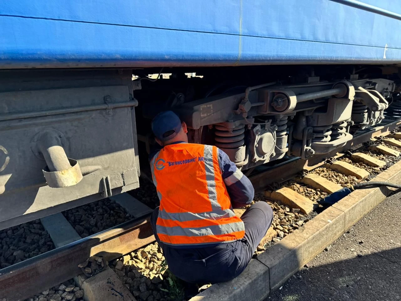 КТЖ готовит пассажирские поезда к зимнему сезону