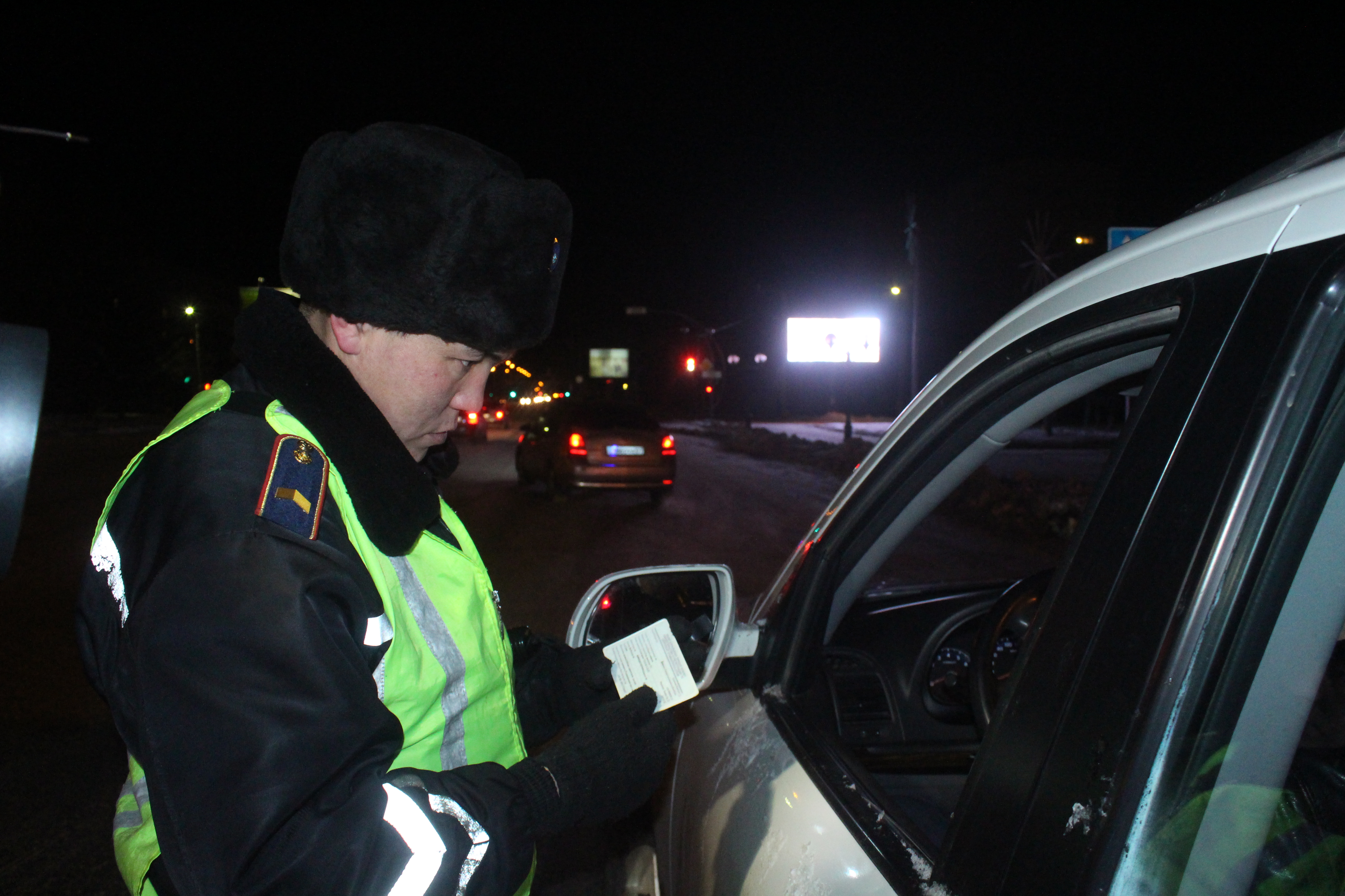 По четыре человека в день попадаются пьяными за рулем в ЗКО