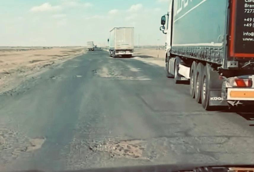 «Всё плачевно, крик души»: мужчина раскритиковал состояние трассы Уральск — Атырау