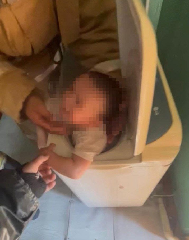 Двухлетний малыш застрял в стиральной машине в Атырауской области