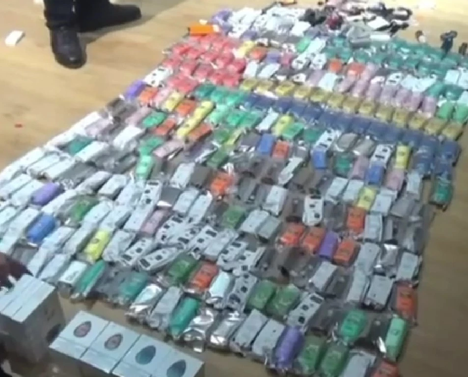 Биыл Қазақстанға вейп әкелудің 16 фактісі тіркелген