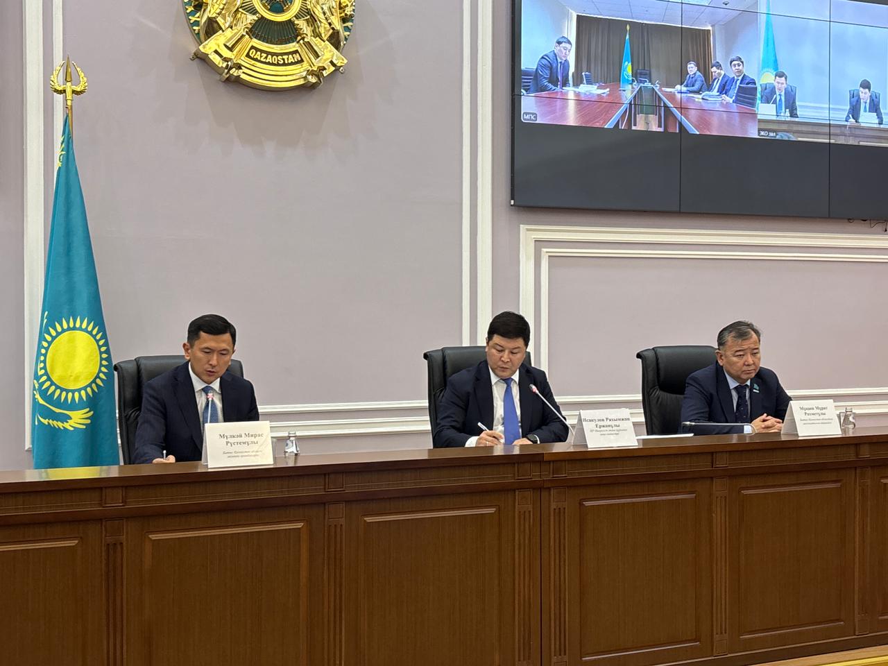 Вице-министр строительства провёл встречу с жителями ЗКО