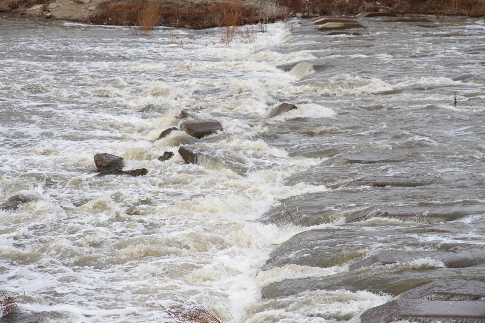 На водохранилищах ЗКО начали сброс воды