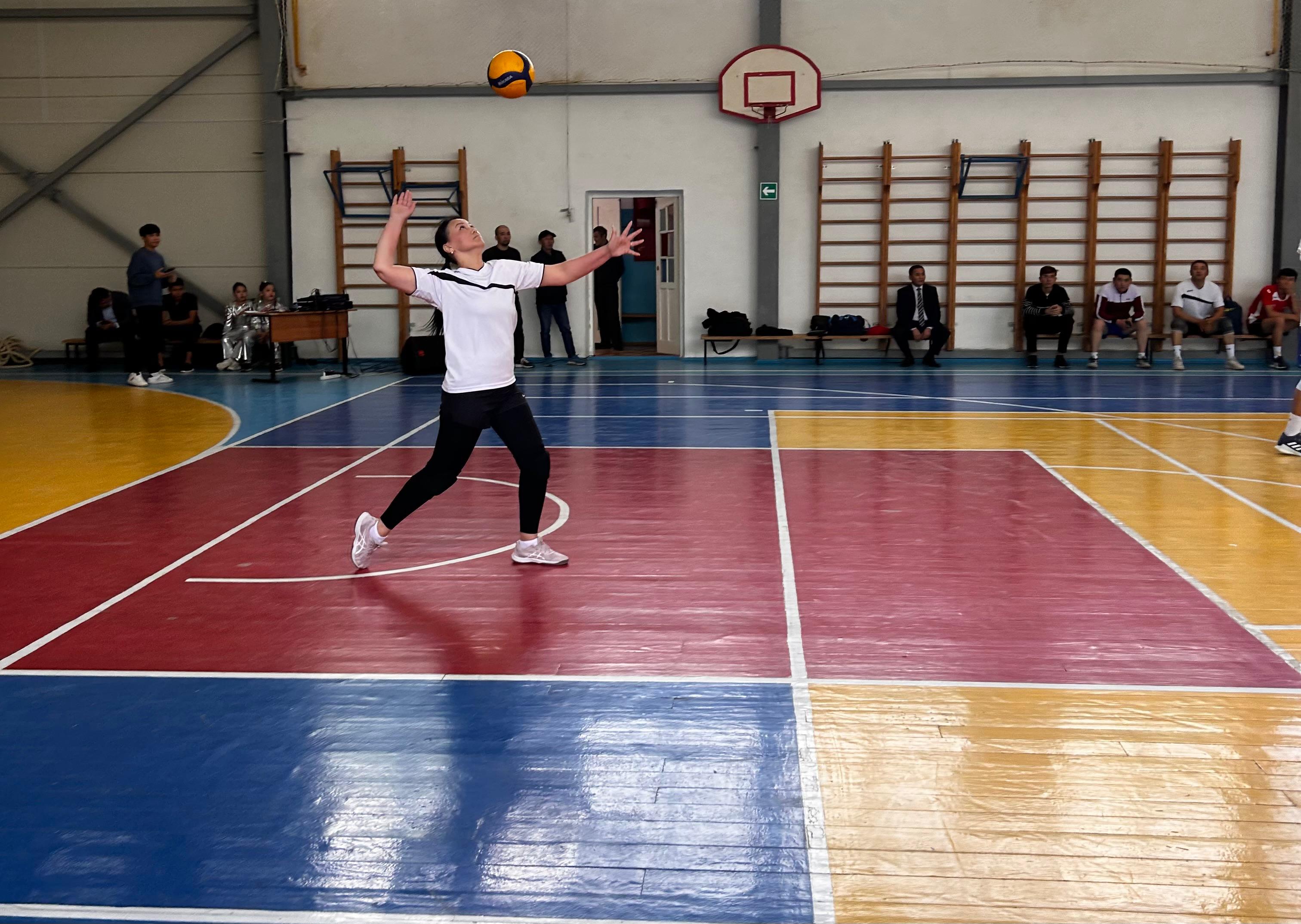 Оралда волейболдан ашық турнир өтті