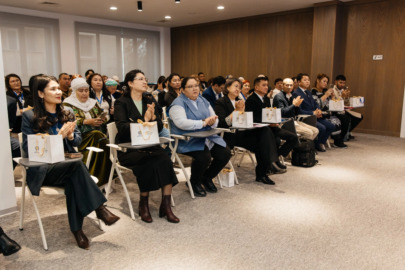 В Атырау прошёл Западный региональный слёт волонтёров, в котором приняли участие более 60 человек