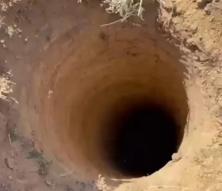 Двухлетний ребенок упал в глубокую яму в Атырауской области