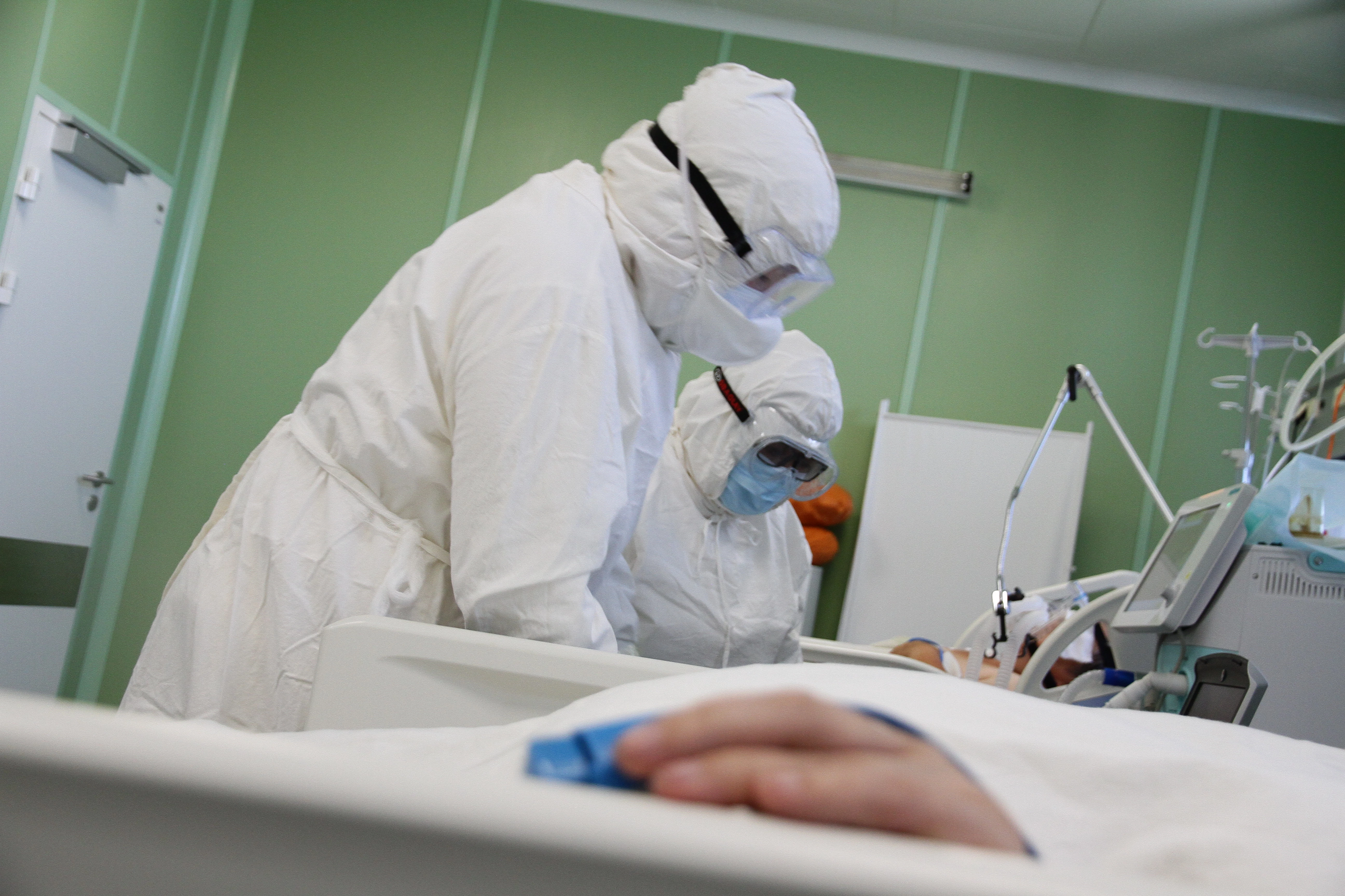 Нынешнее течение болезни более агрессивное. Что происходит в ковидном стационаре в Уральске