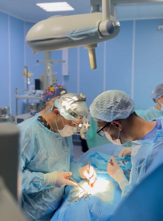 Актюбинские врачи провели редкую операцию ребенку с эпилепсией