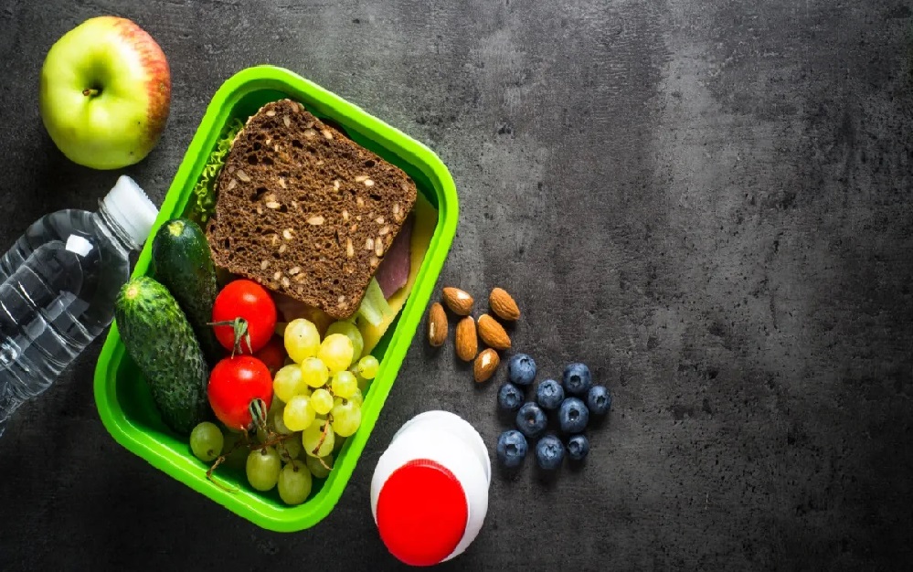 Долой выпечку и конфеты: правила правильного перекуса