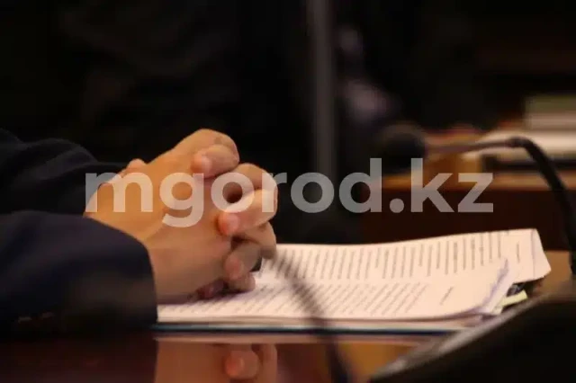 Аким села Атырауской области передал предпринимателю насосную станцию за 38 млн тенге